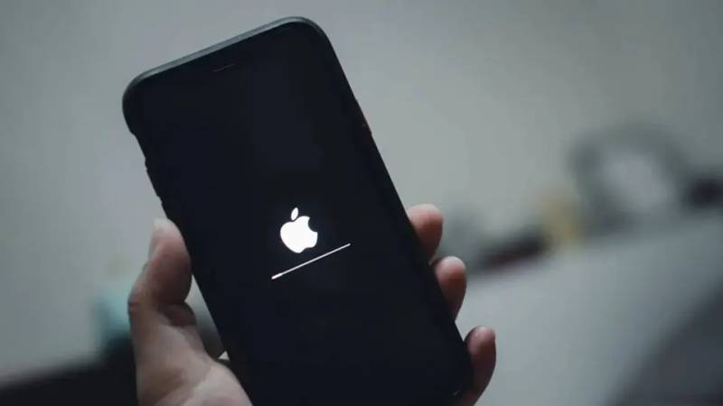 Người dùng iPhone cần khởi động lại ngay lập tức!