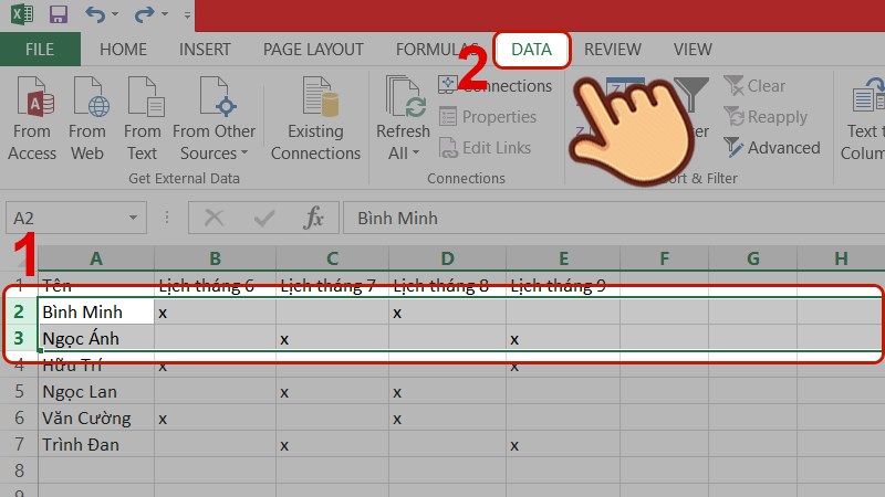 Bôi đen các hàng muốn nhóm lại thành một và nhấn vào mục Data