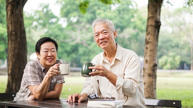 Không giao tài sản cho con cái quá sớm