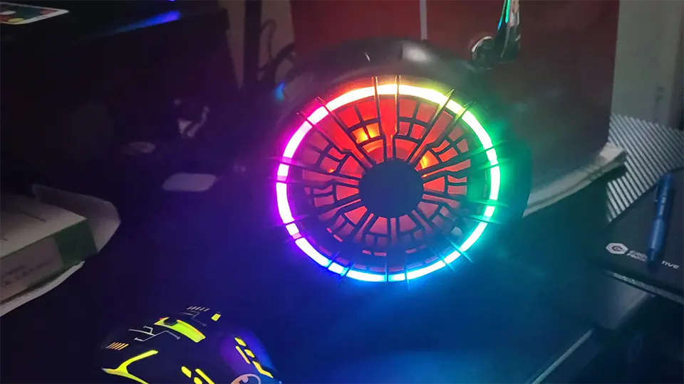 Cổng USB trên màn hình có thể làm được nhiều hơn chúng ta nghĩ - Ảnh minh họa 2