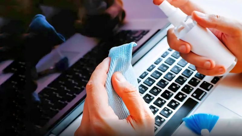 Những thói quen nhỏ giúp điện thoại, laptop ít hỏng vặt - Ảnh 1