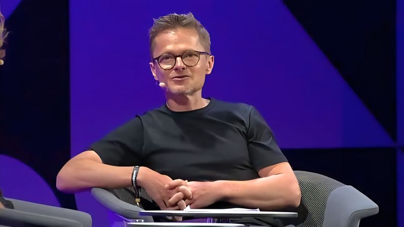 Sự "sụp đổ" của những thành trì bảo thủ: Khi các huyền thoại lập trình cũng... vibe coding - Ảnh 3