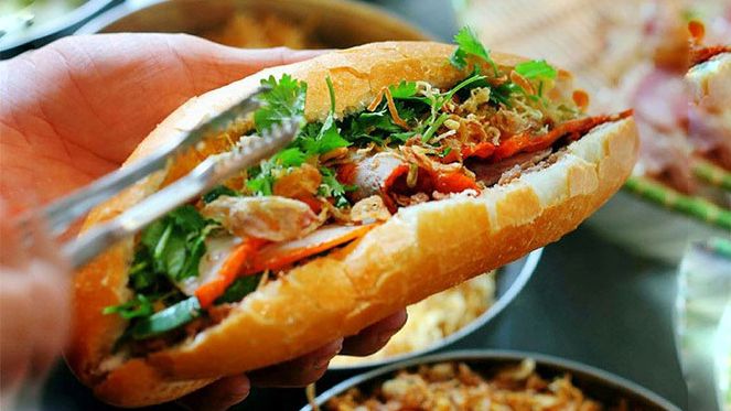 Chuyên trang ẩm thực TasteAtlas đã xếp hạng bánh mì Việt Nam đứng thứ nhất trong Top 100 món bánh sandwich ngon nhất thế giới. (Ảnh: Sapo)