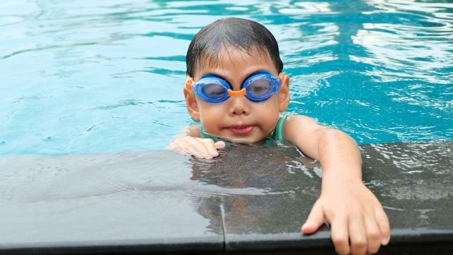 Cần thận trọng khi cho trẻ bơi lội