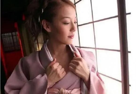 Khi vào khách sạn Nhật Bản, tại sao bạn không thể mở cửa cho một cô gái mặc kimono? - Ảnh minh họa 3