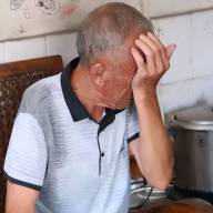 Chăm sóc bố chồng 13 năm, ngày ông qua đời, con dâu được thừa kế 3 triệu?